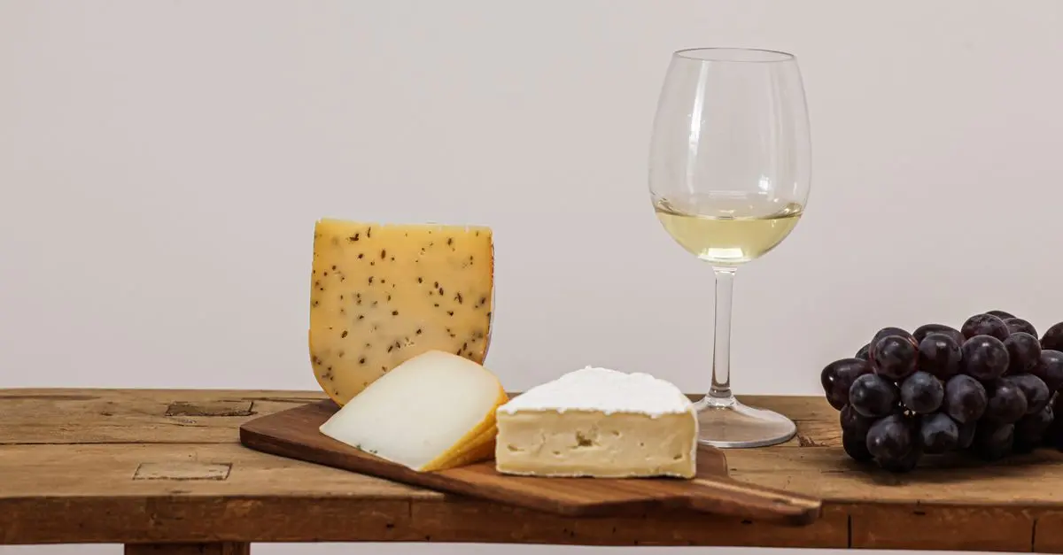 Les Meilleures Liqueurs à Déguster avec des Fromages