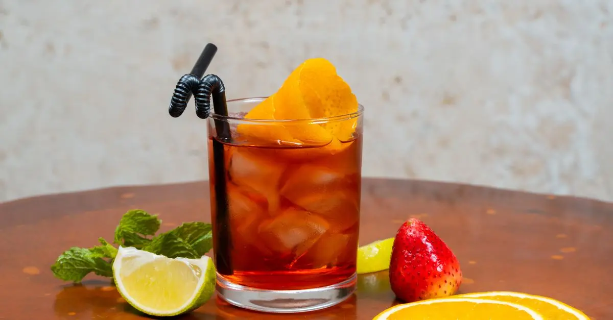 Accords Parfaits : Dégustation de Liqueurs et Fruits Exotiques