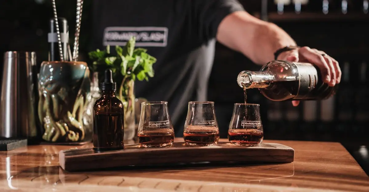 Guide Pratique pour Déguster les Liqueurs Artisanales