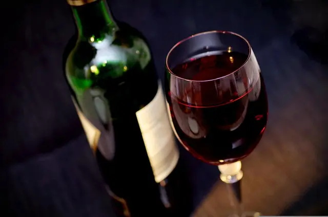Comment Évaluer les Arômes des Liqueurs : Guide Pratique