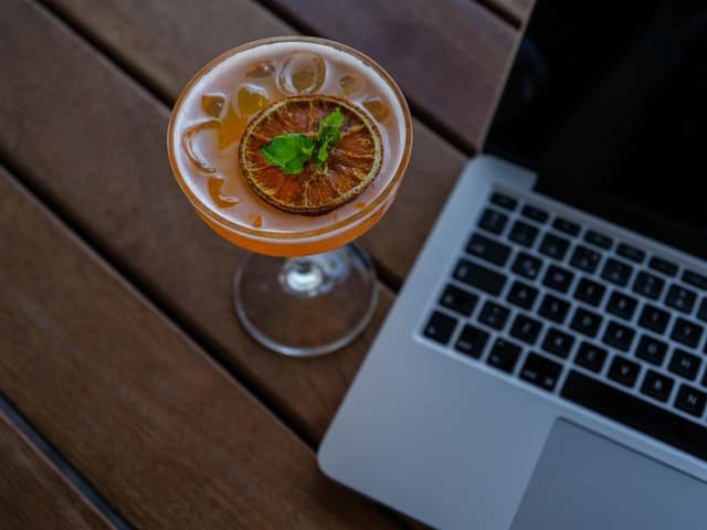 Les Accords Parfaits : Dégustation de Liqueurs et Fruits à Découvrir