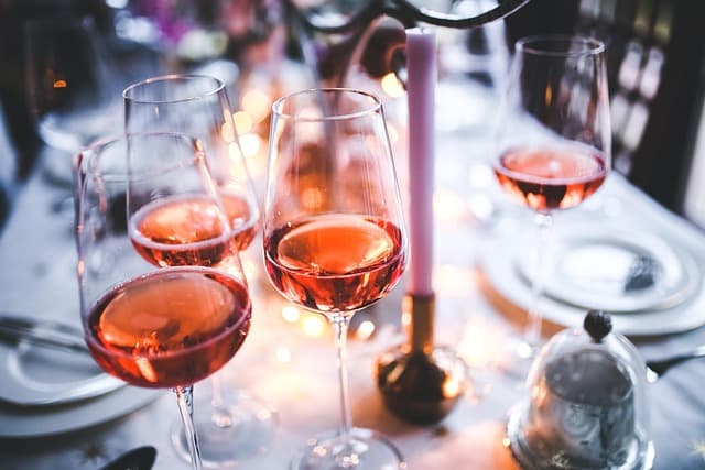 Guide Complet pour Déguster les Liqueurs Artisanales